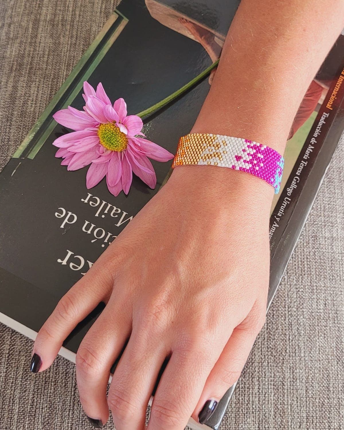 Pulsera Arcoíris, tejido a mano en miyuki